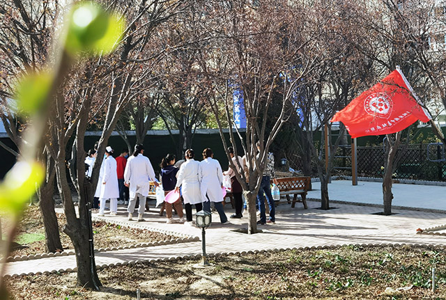 運城安國醫院開展“共建綠色醫院”植樹節主題活動
